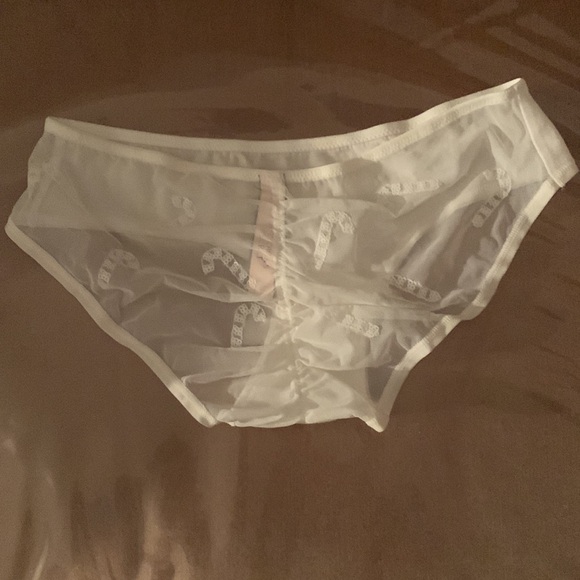 Selling Victoria’s Secret underwear nwt any questions ask 🌸😊 - Picture 2 of 3
